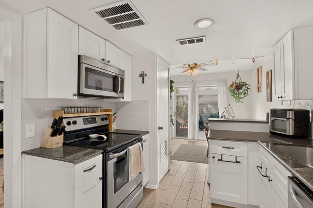 2613 Ektom DR C, Austin, TX 78745