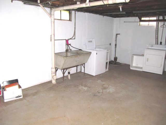 1021 Avondale Circle, Kalamazoo Twp, MI 49048