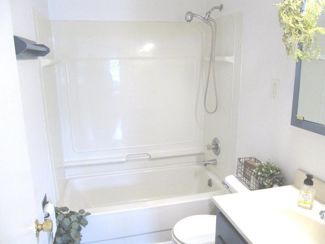 1021 Avondale Circle, Kalamazoo Twp, MI 49048