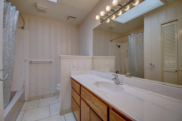 9301 Camino Del Sol NE, Albuquerque, NM 87111