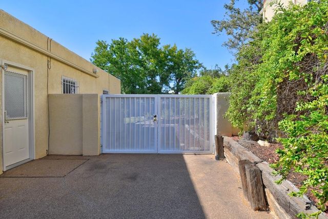 9301 Camino Del Sol NE, Albuquerque, NM 87111