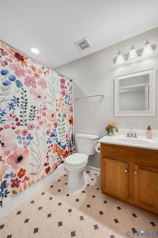807 Sweet Tessa Dr, Ashland, VA 23005