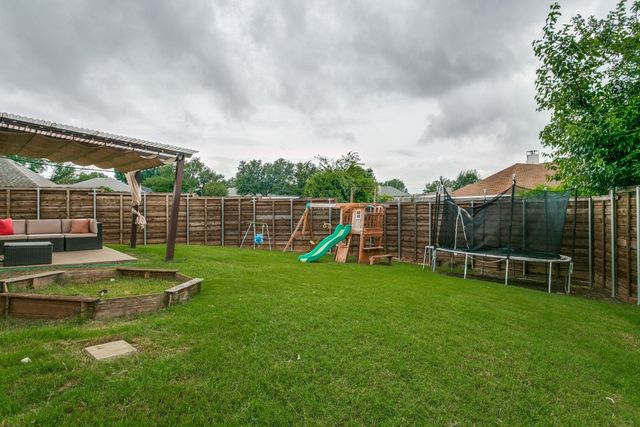 2066 Heather Glen Drive, Lewisville, TX 75067