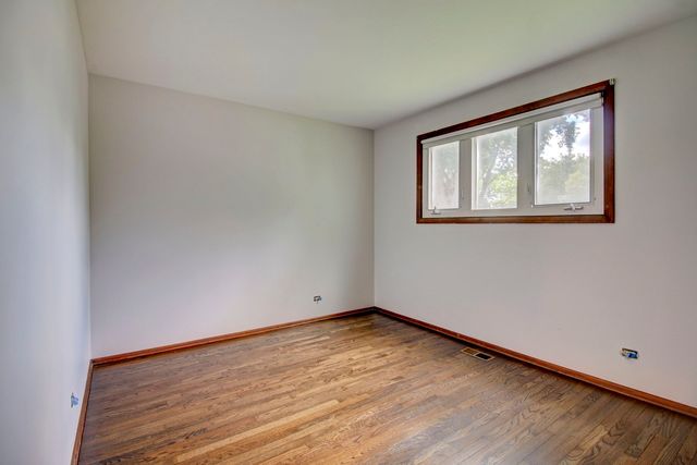 2266 Durham Drive, Wheaton, IL 60189