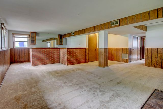 2266 Durham Drive, Wheaton, IL 60189