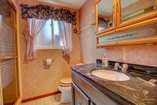 2266 Durham Drive, Wheaton, IL 60189