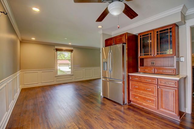 2266 Durham Drive, Wheaton, IL 60189