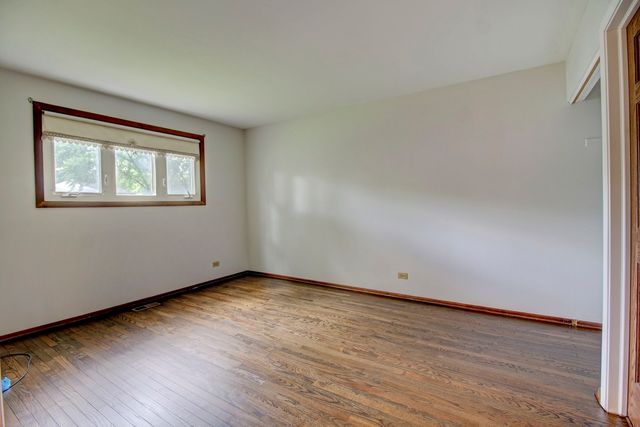 2266 Durham Drive, Wheaton, IL 60189