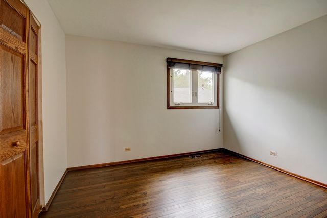 2266 Durham Drive, Wheaton, IL 60189