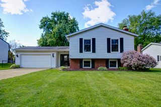 2266 Durham Drive, Wheaton, IL 60189