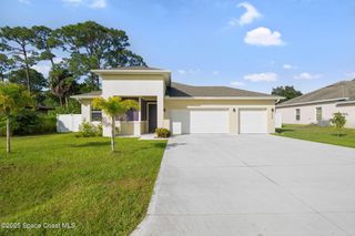 434 Borraclough Avenue NW, Palm Bay, FL 32907