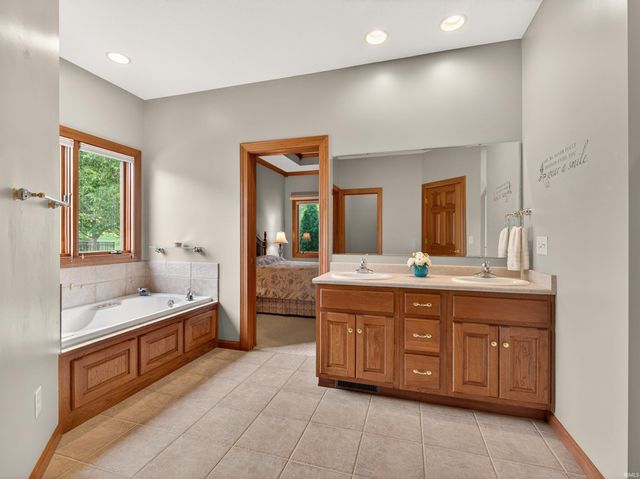 12306 Goldeneyes Court, Fort Wayne, IN 46845