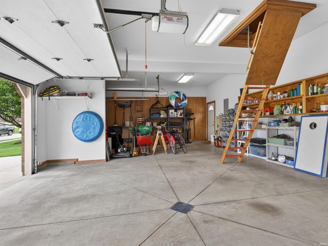 12306 Goldeneyes Court, Fort Wayne, IN 46845