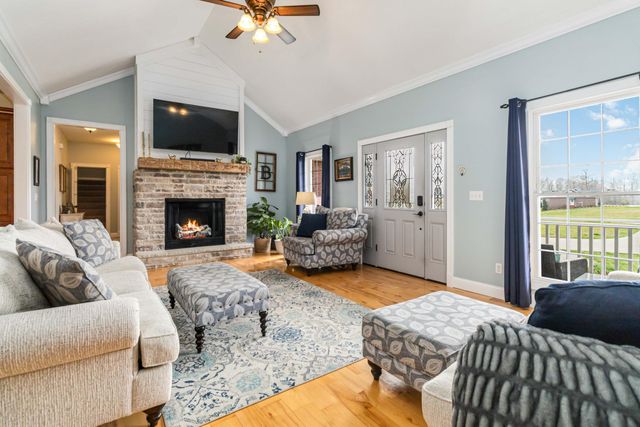 207 Remington Drive, Russell Springs, KY 42642