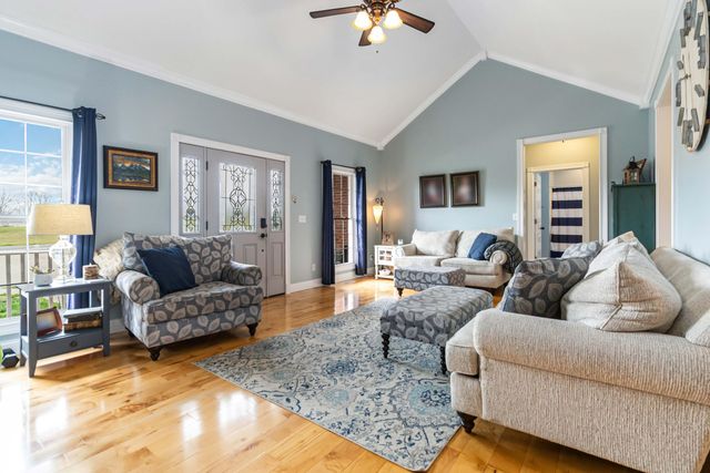 207 Remington Drive, Russell Springs, KY 42642