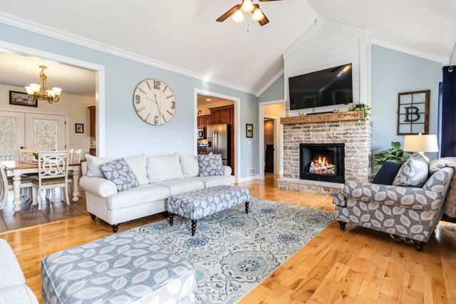 207 Remington Drive, Russell Springs, KY 42642