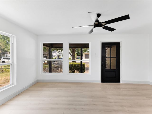 833 Springbrook Drive, Fort Worth, TX 76107