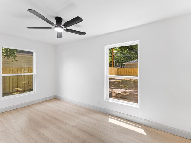 833 Springbrook Drive, Fort Worth, TX 76107