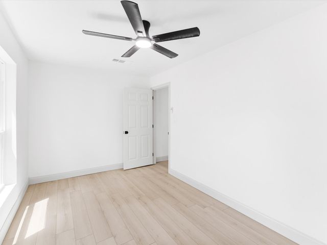 833 Springbrook Drive, Fort Worth, TX 76107