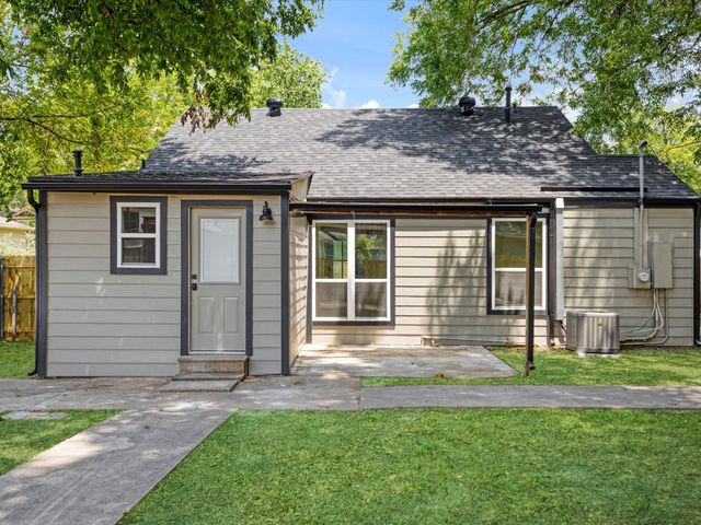 833 Springbrook Drive, Fort Worth, TX 76107