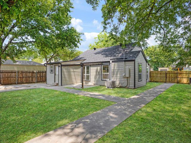 833 Springbrook Drive, Fort Worth, TX 76107
