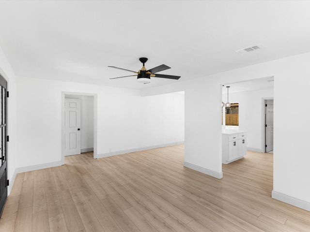 833 Springbrook Drive, Fort Worth, TX 76107