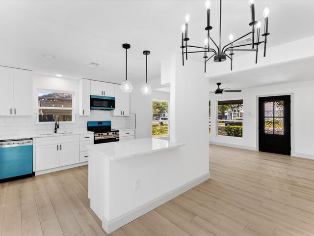 833 Springbrook Drive, Fort Worth, TX 76107