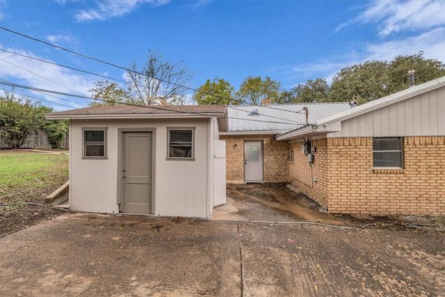 4000 N 30th Street, Waco, TX 76708