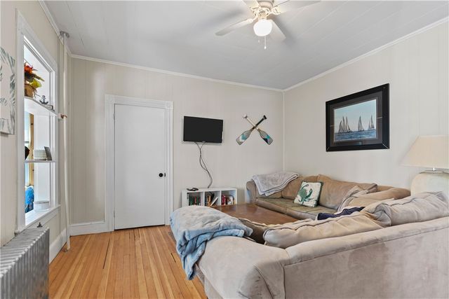 16 Dean Avenue 1, Newport, RI 02840