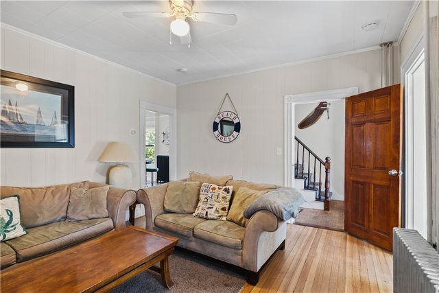 16 Dean Avenue 1, Newport, RI 02840