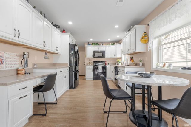 25251 Brynnwood Drive, Elkhart, IN 46514