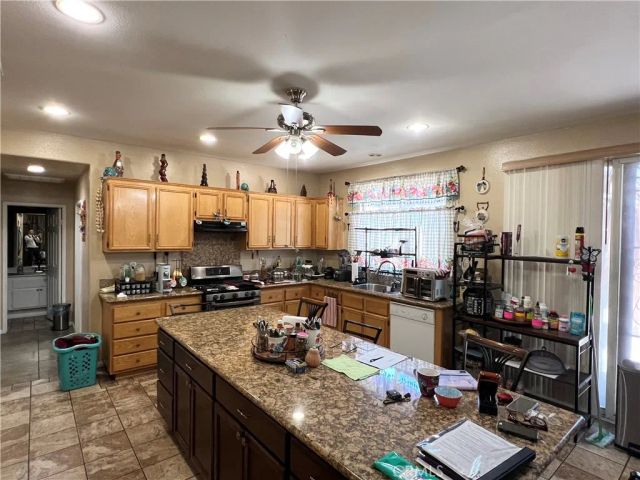 6356 Katrina Place, Palmdale, CA 93552
