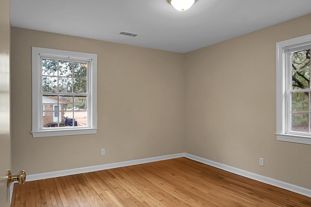 Image 15 of property listing at 429 Sandhill Road, Dorchester, SC 29437