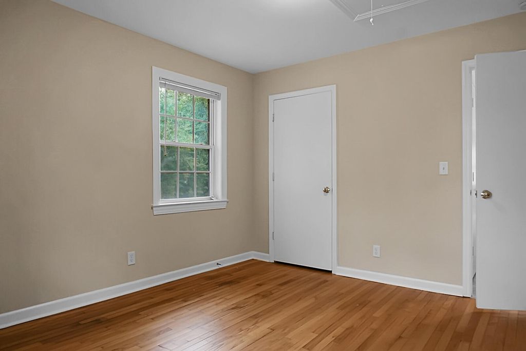 Image 16 of property listing at 429 Sandhill Road, Dorchester, SC 29437