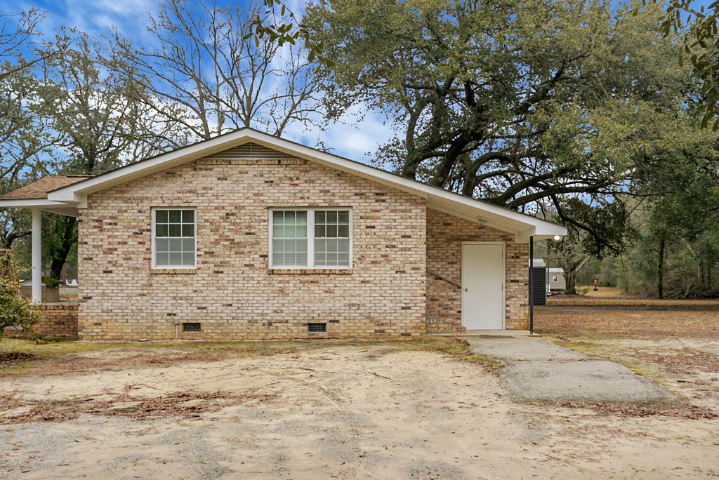 Image 20 of property listing at 429 Sandhill Road, Dorchester, SC 29437