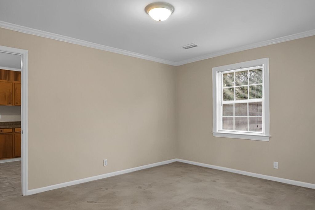 Image 8 of property listing at 429 Sandhill Road, Dorchester, SC 29437