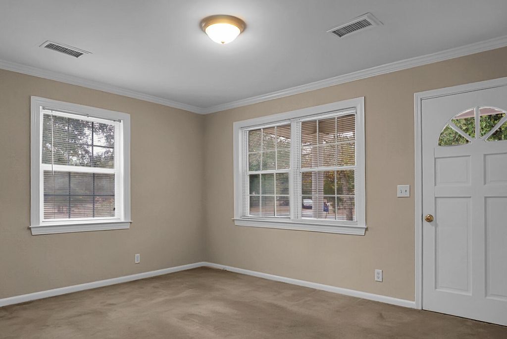 Image 9 of property listing at 429 Sandhill Road, Dorchester, SC 29437