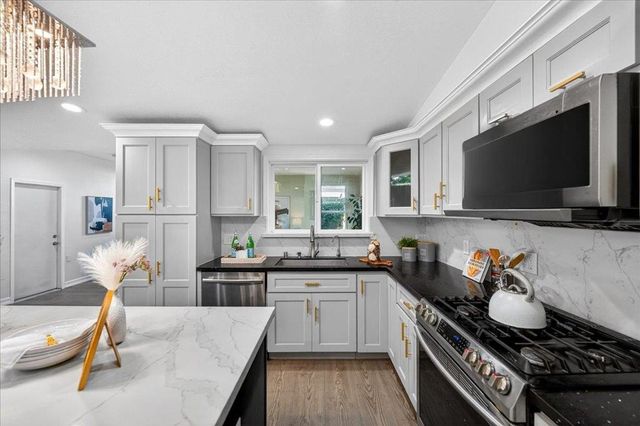 854 Lakewood Drive, Sunnyvale, CA 94089