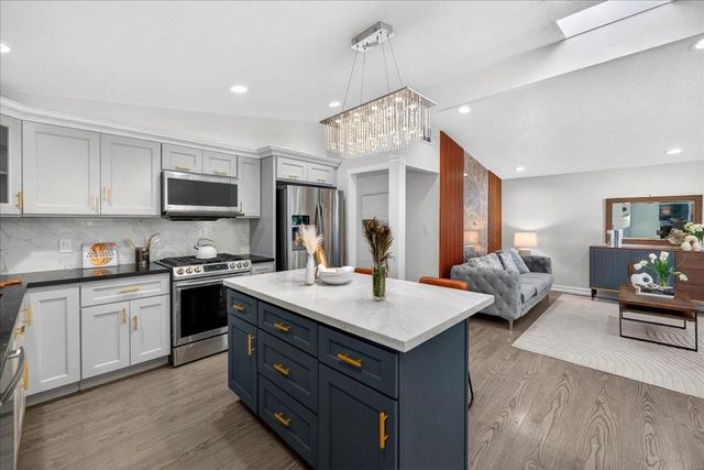854 Lakewood Drive, Sunnyvale, CA 94089