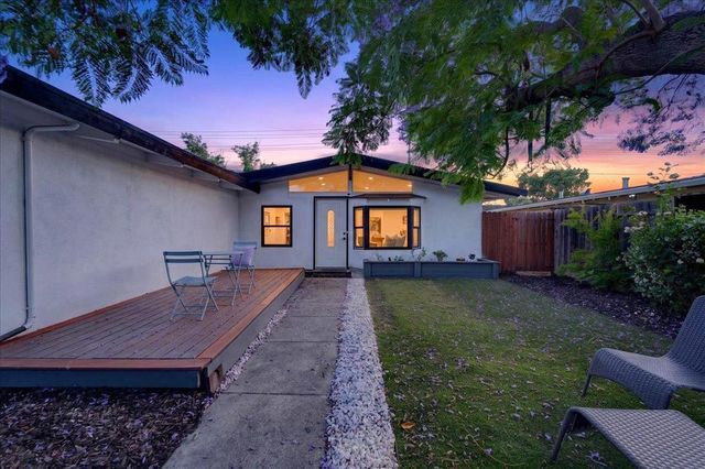 854 Lakewood Drive, Sunnyvale, CA 94089