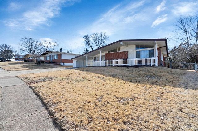 2620 Belair Terrace, Florissant, MO 63033