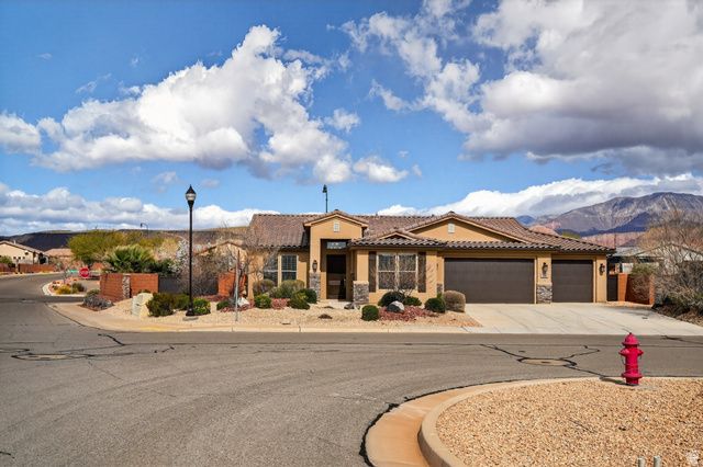 284 W VIA MODELO, Washington, UT 84780