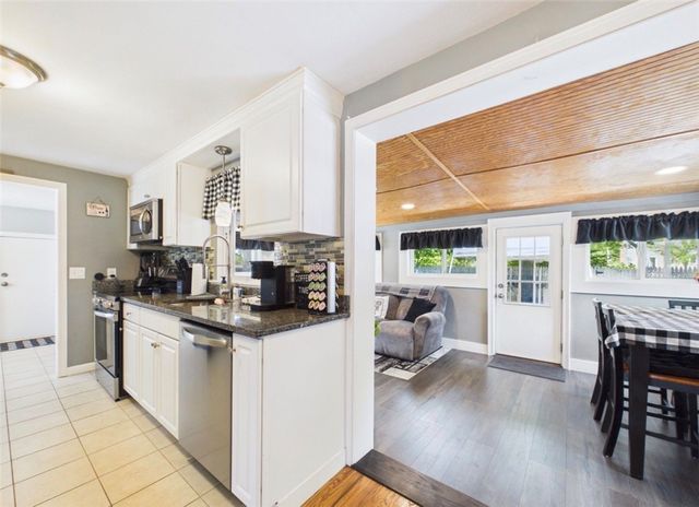 185 Vineyard Road, Warwick, RI 02889