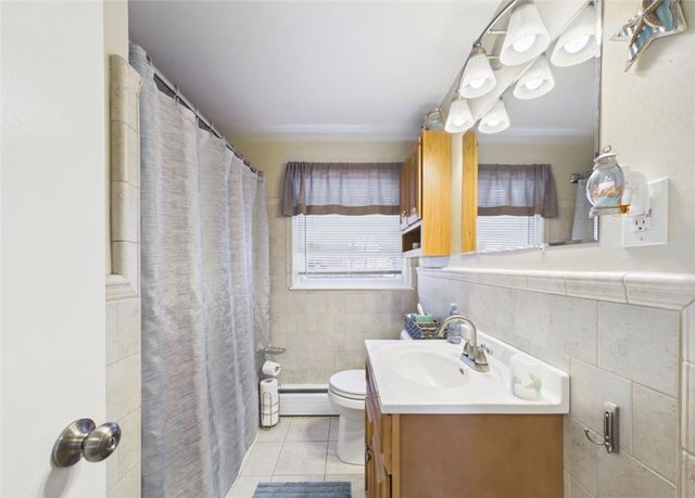 185 Vineyard Road, Warwick, RI 02889