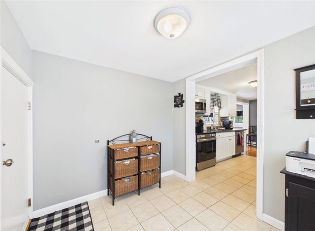 185 Vineyard Road, Warwick, RI 02889