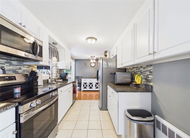 185 Vineyard Road, Warwick, RI 02889
