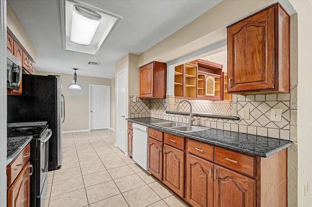 7315 Foxside Lane, Humble, TX 77338