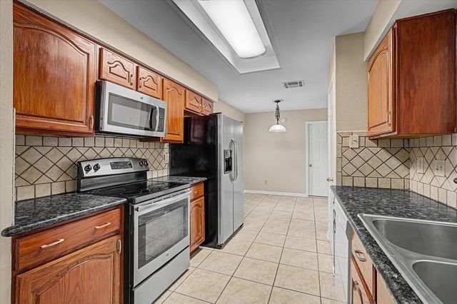 7315 Foxside Lane, Humble, TX 77338