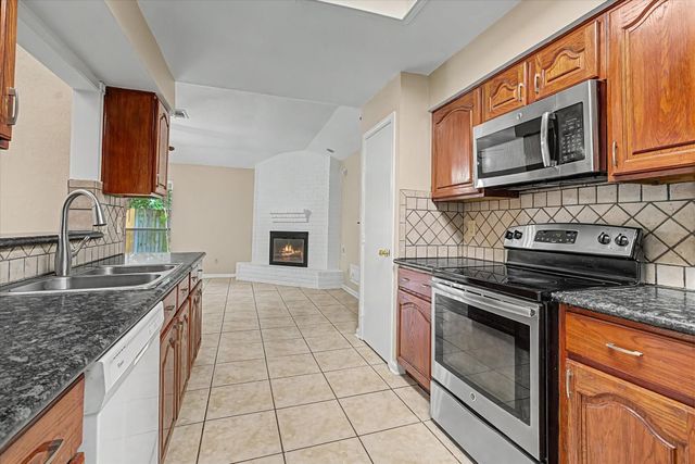 7315 Foxside Lane, Humble, TX 77338