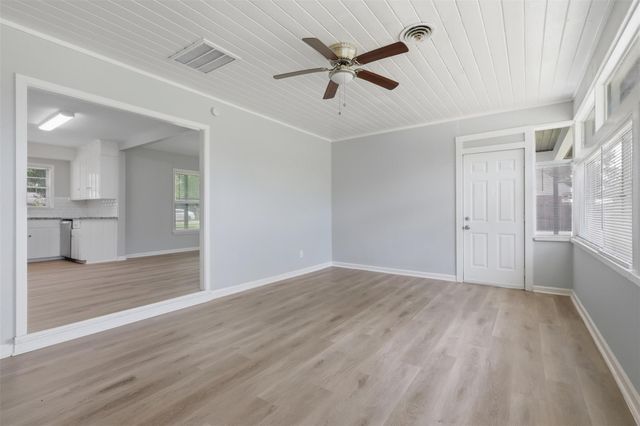 102 Tanglewood Street, Baytown, TX 77520